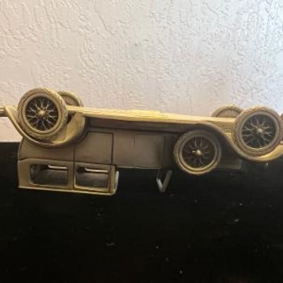 Danbury Mint 1926 Isotta Fraschini Pewter Collectible - Picture 3 of 4